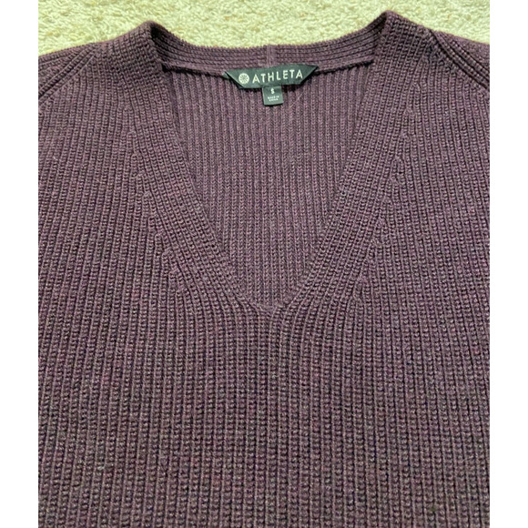 ATHLETA size S SWITCHBACK Pullover OVERSIZED SWEATER Purple Merino Wool Y22 - Picture 2 of 5